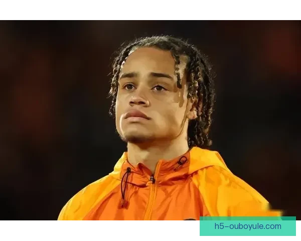 热刺官方：哈维西蒙斯当选多特战最佳球员